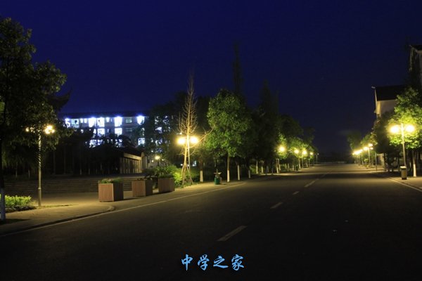 校园夜景