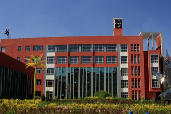 成都经济技术学校