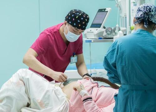 助产士 助产士