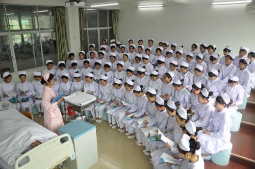 四川护理学校就业方向有哪些,成都红十字卫校