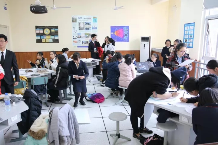 四省市高中生代表聚成都,争霸未来商业精英