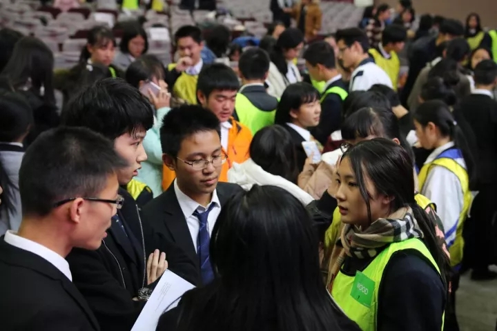 四省市高中生代表聚成都,争霸未来商业精英