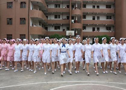 初中毕业怎么考口腔医学专业学校呢