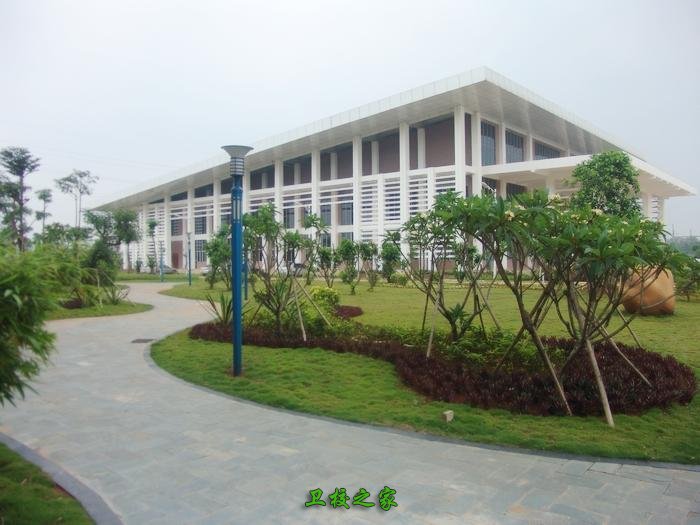 瓮安中等职业技术学校的校园环境