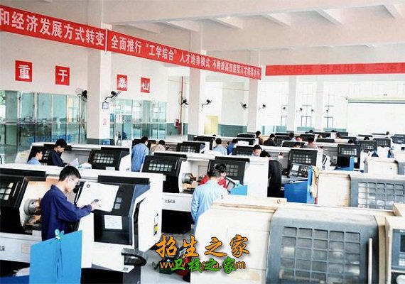 成都市现代制造职业技术学校的校园环境怎么样