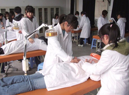 江苏省南通卫生高等职业技术学院招生办电话及联系方式