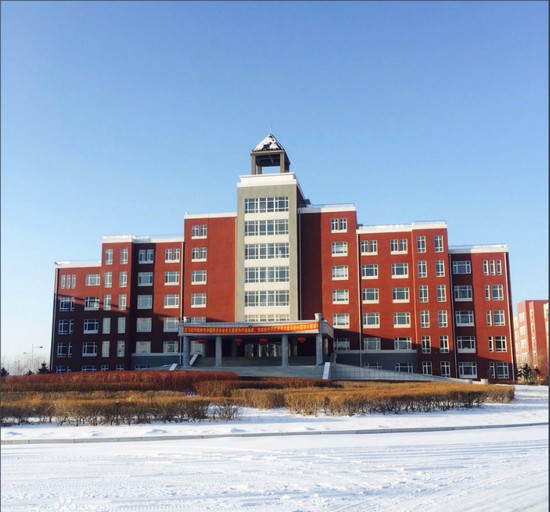 吉林长春东方职业学院寝室宿舍条件与学校食堂环境图片