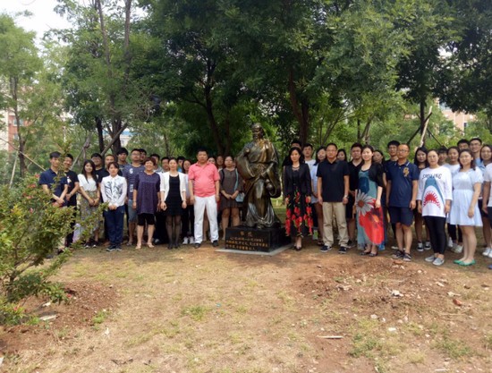 锦州医科大学医疗学院招生老师QQ及电话