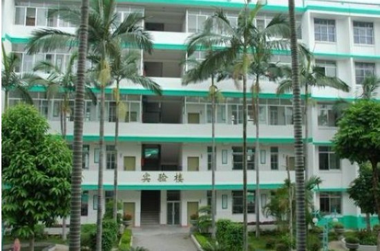 吕梁市卫生学校寝室宿舍条件与学校食堂环境图片