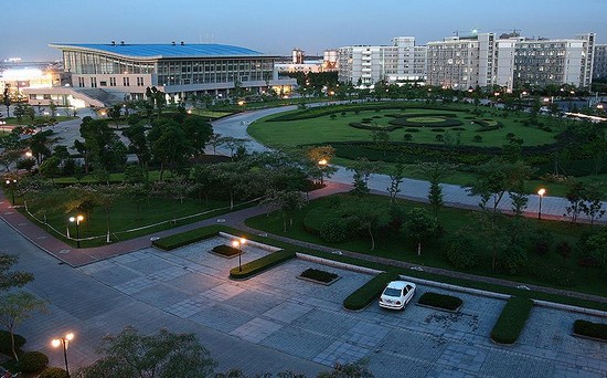 浙江大学城市学院寝室宿舍条件与学校食堂环境图片