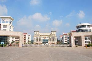 福建卫生学校寝室宿舍条件与学校食堂环境图片