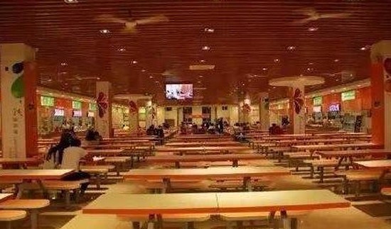 曲阜中医药学校寝室宿舍条件与学校食堂环境图片