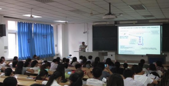 郑州大学基础医学院招生老师QQ及电话