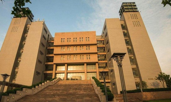 郑州大学基础医学院寝室宿舍条件与学校食堂环境图片
