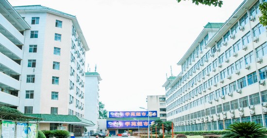 襄阳职业技术学院医学院寝室宿舍条件与学校食堂环境图片