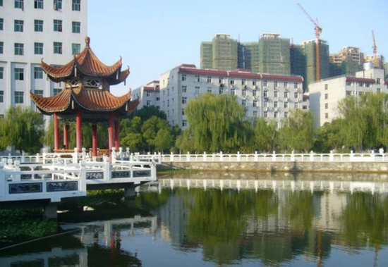 武汉轻工大学医学技术与护理学院寝室宿舍条件与学校食堂环境图片