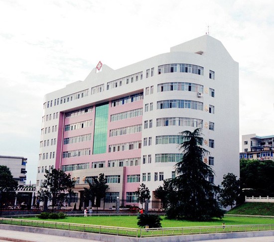 湖南中医药高等专科学校寝室宿舍条件与学校食堂环境图片