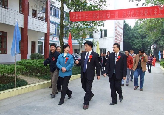 河池市卫生学校招生老师QQ及电话