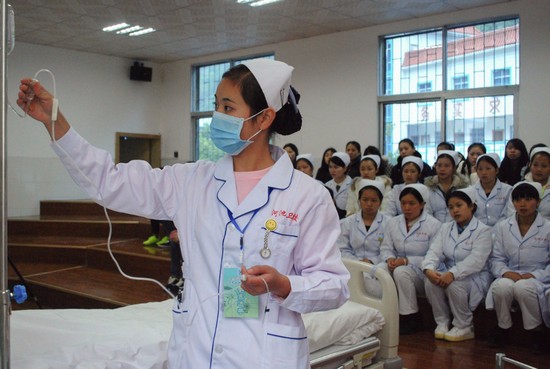 河池市卫生学校报名时间及报名方式