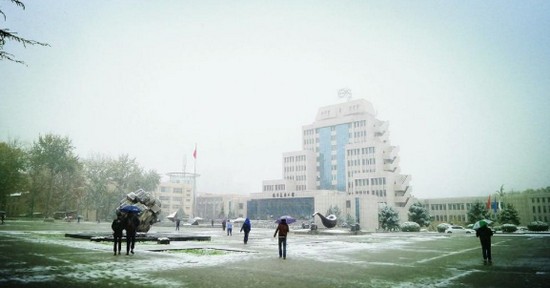西安交通大学医学院寝室宿舍条件与学校食堂环境图片