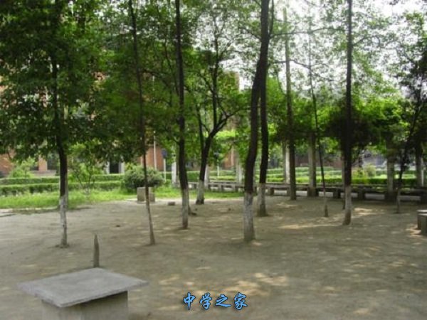 四川省德昌县职业高级中学校园一景