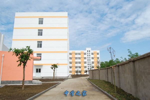 四川省崇州市职业中专学校