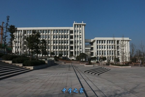 成都机械高级技工学校图片